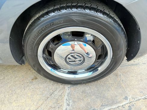 Used 2013 Volkswagen Beetle 2.5 image 7