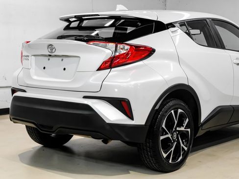 Used 2019 Toyota C-HR XLE image 12