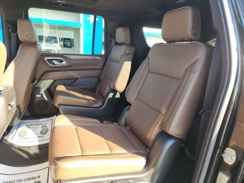 Used 2021 Chevrolet Suburban High Country image 10