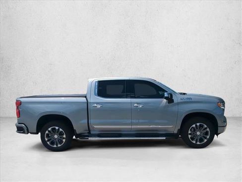 Used 2025 Chevrolet Silverado 1500 High Country AWD/4WD image 4