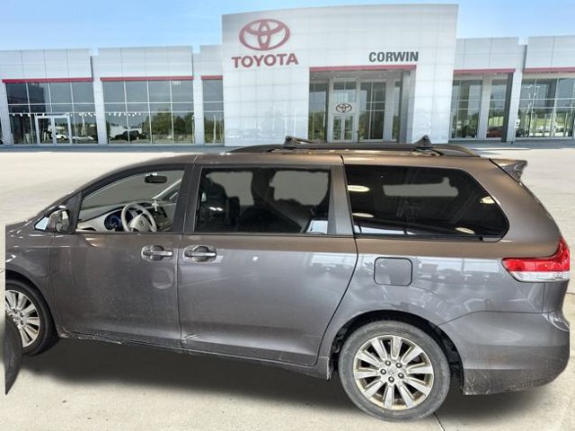 Used 2012 Toyota Sienna XLE AWD/4WD image 11