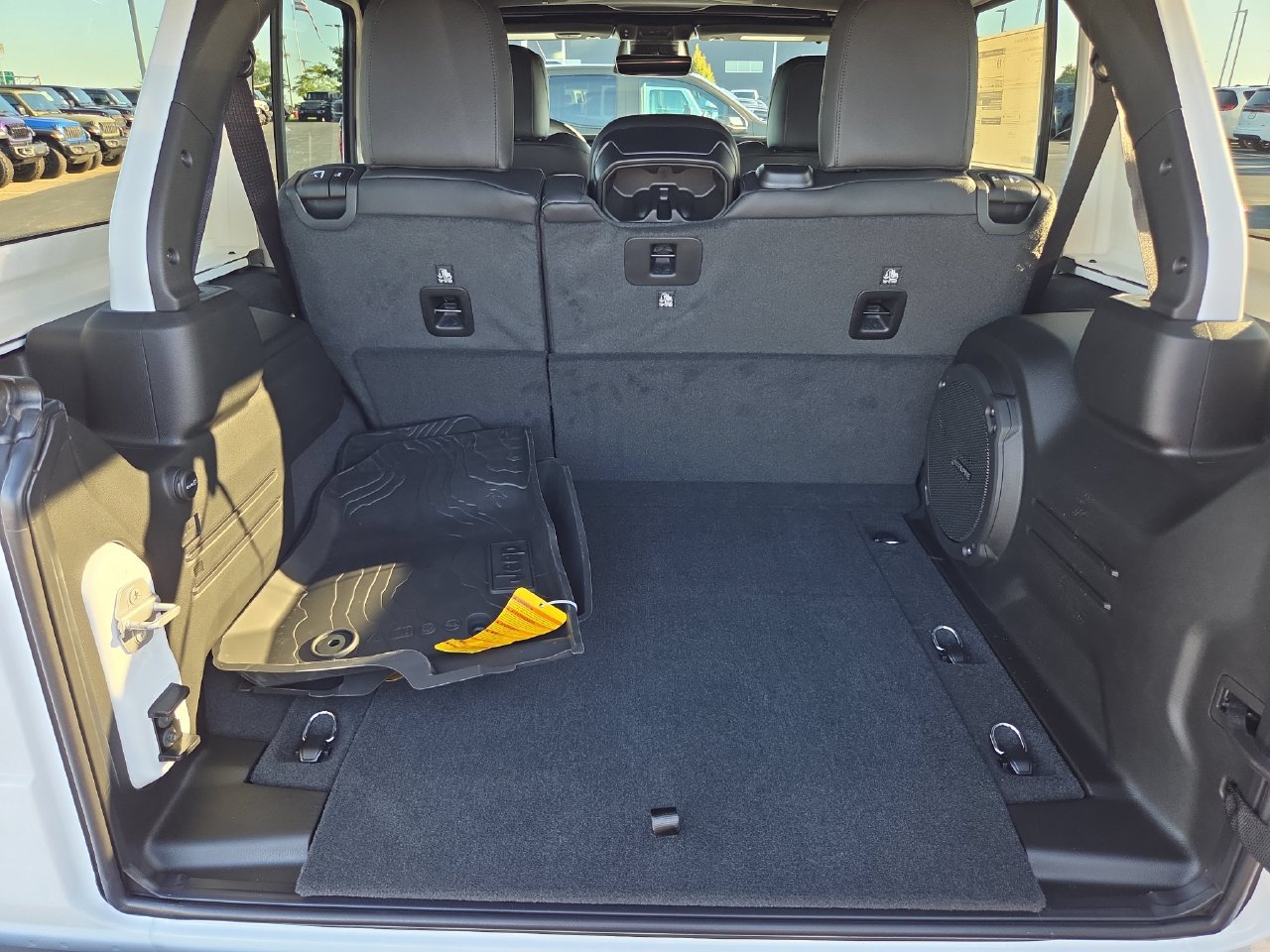 New 2027 Jeep Wrangler Unlimited Sahara AWD/4WD image 23