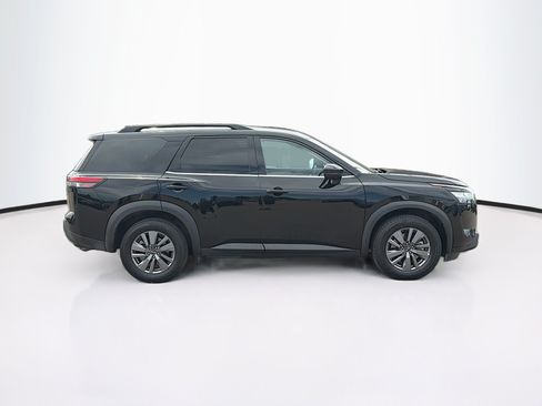 Used 2025 Nissan Pathfinder SV AWD/4WD image 10