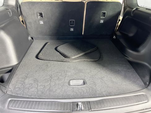 Used 2023 Jeep Grand Cherokee Limited image 25