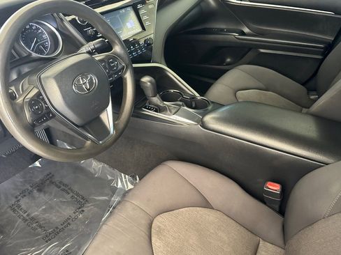 Used 2020 Toyota Camry LE FWD image 10