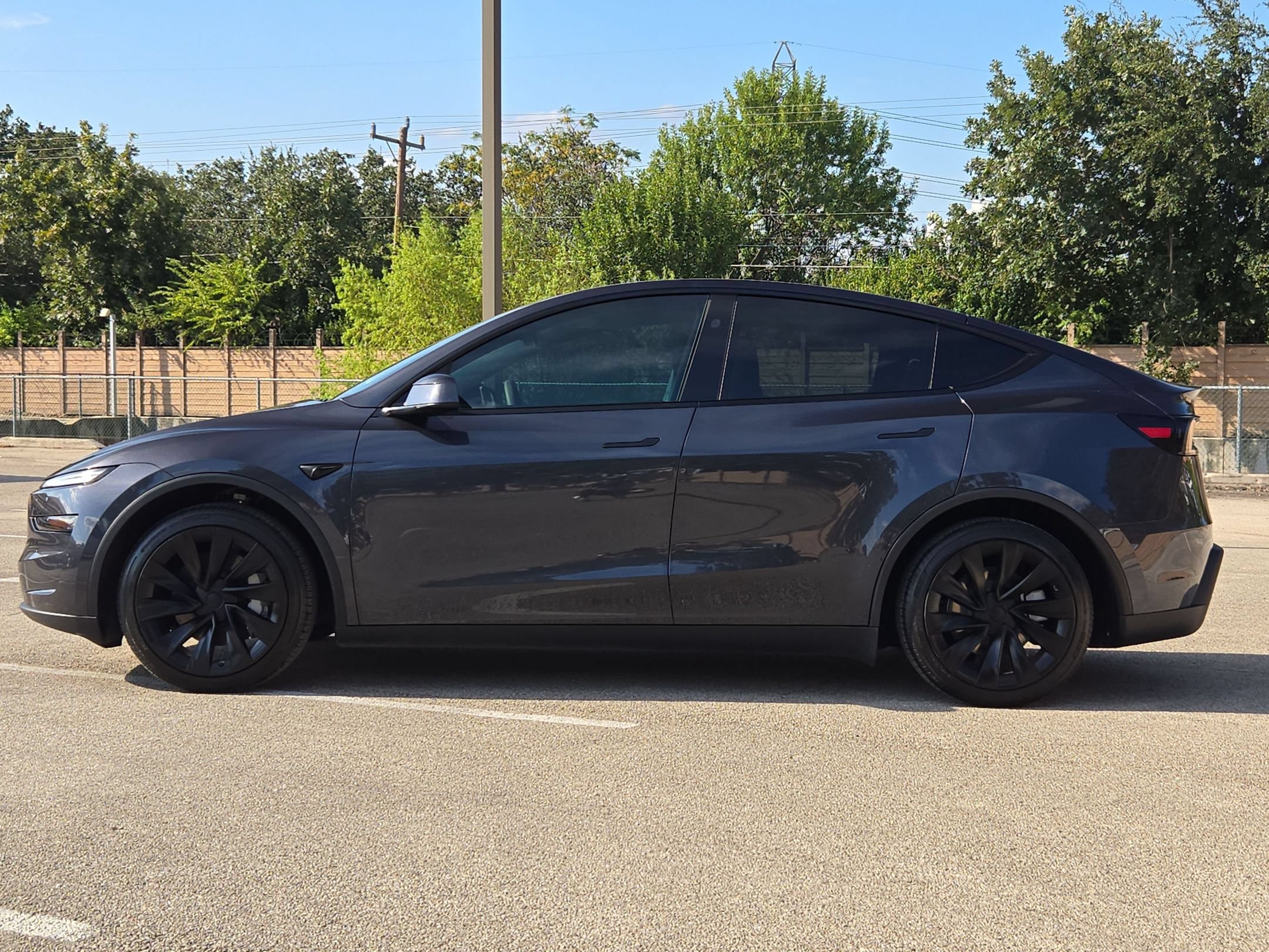 Used 2026 Tesla Model Y AWD image 6