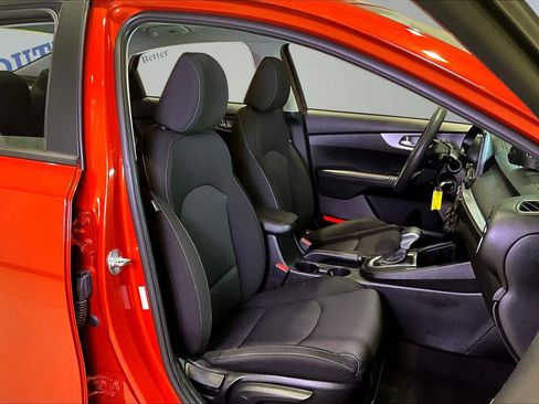 Used 2023 Kia Forte LXS w/ LXS Technology Package FWD image 28
