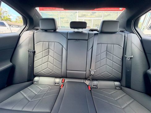 Used 2025 BMW 530i RWD image 32