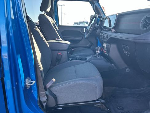 Certified 2024 Jeep Gladiator Rubicon w/ Convenience Group image 13