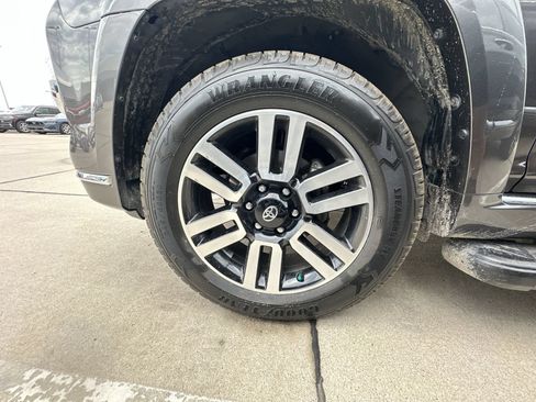 Used 2022 Toyota 4Runner Limited AWD/4WD image 34