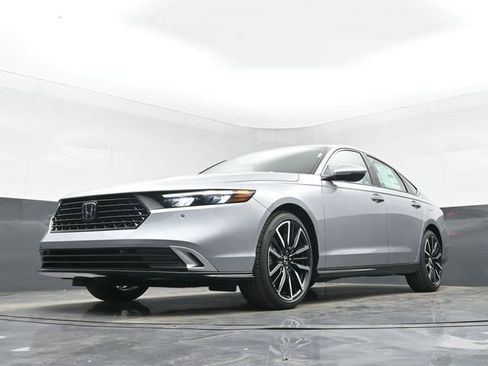 Used 2025 Honda Accord Touring image 26