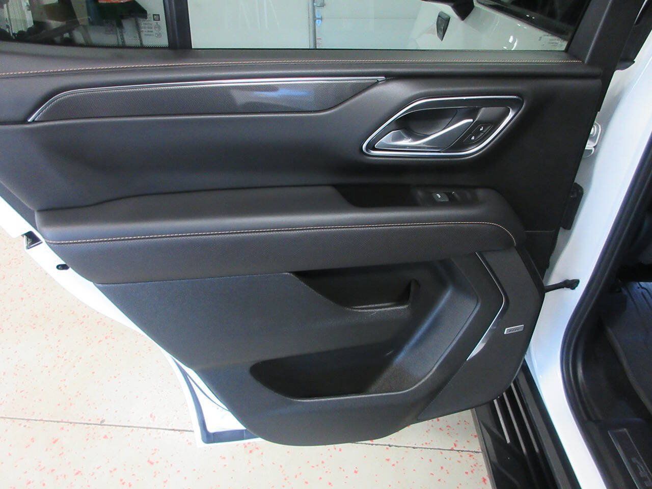 Used 2024 GMC Yukon AT4 w/ Technology Package AWD/4WD image 35