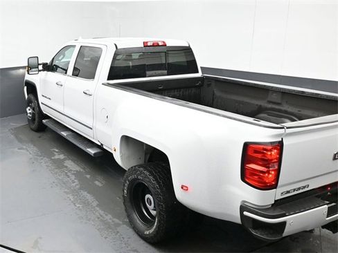 Used 2018 GMC Sierra 3500 Denali w/ Duramax Plus Package image 37