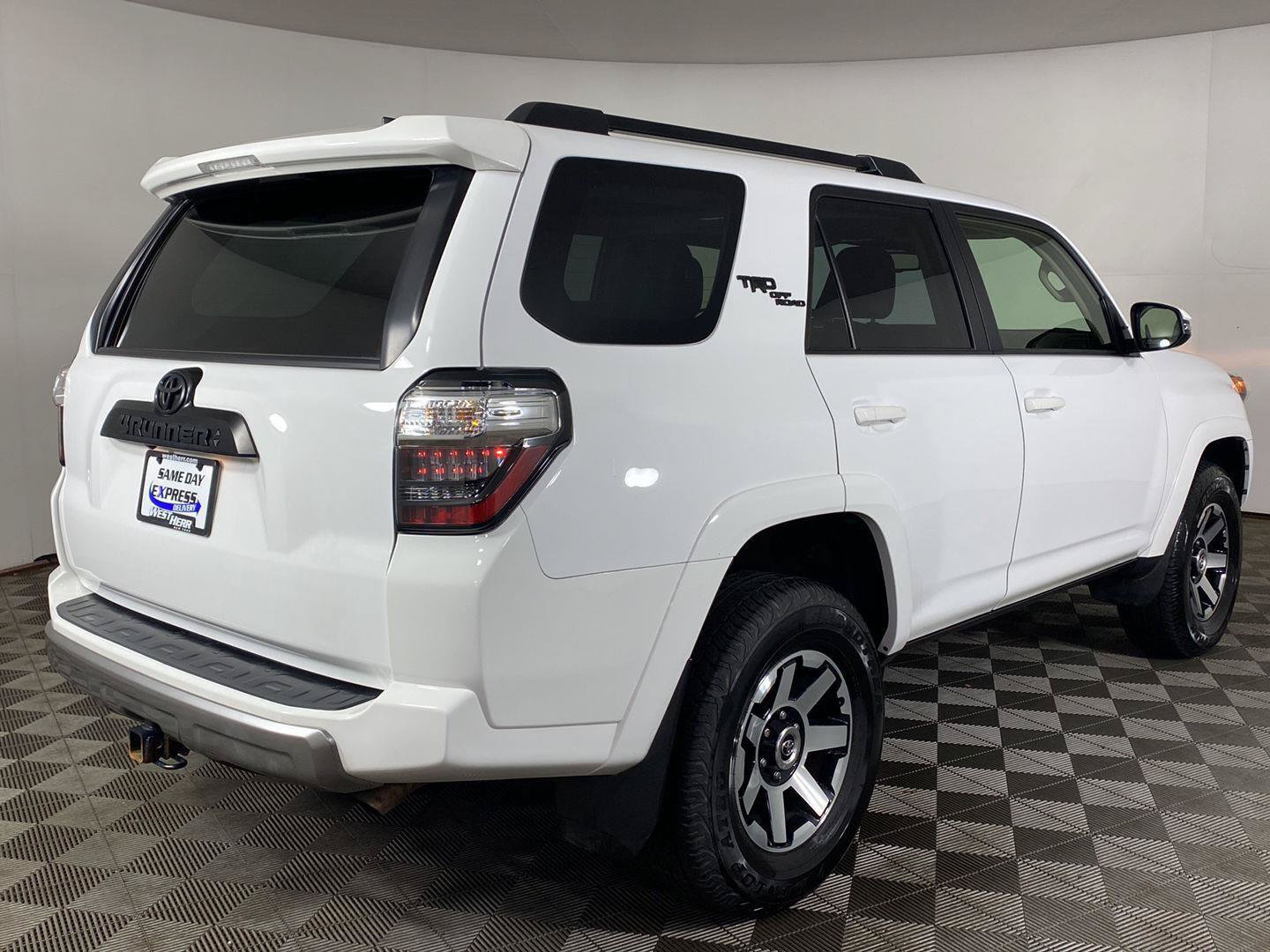 Used 2024 Toyota 4Runner TRD Off-Road Premium w/ Moonroof Package AWD/4WD image 7