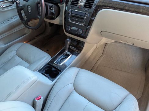 Used 2008 Cadillac DTS Luxury I w/ Sun And Sound Package image 20