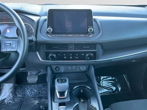 Used 2024 Nissan Rogue S image 11