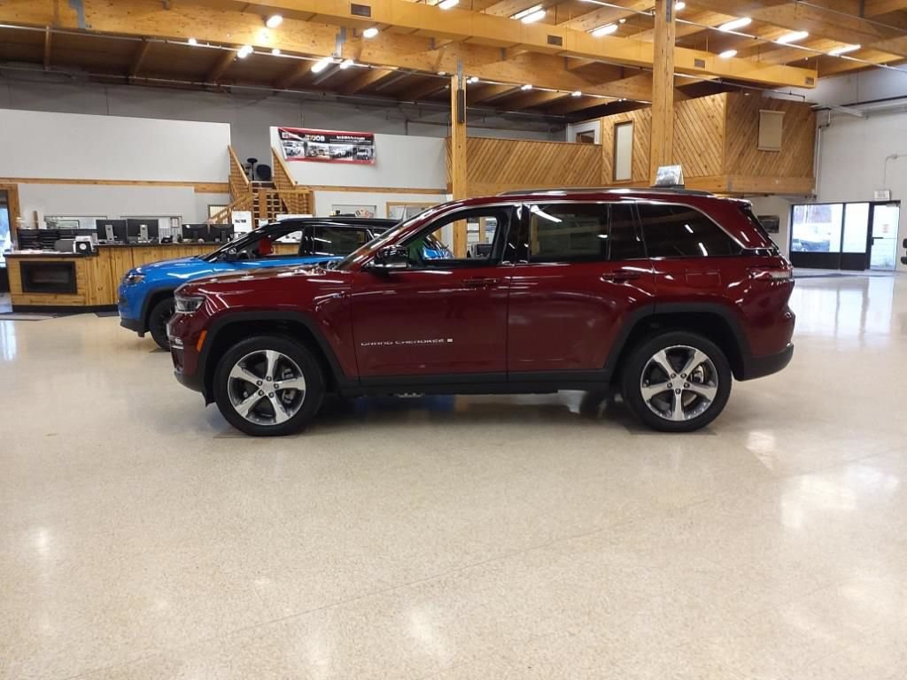 New 2024 Jeep Grand Cherokee Limited 4xe w/ Trailer Tow Package AWD/4WD image 22