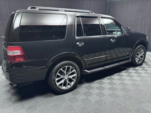 Used 2015 Ford Expedition XLT w/ Equipment Group 202A AWD/4WD image 17