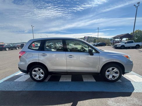 Used 2015 Subaru Forester 2.5i AWD/4WD image 6