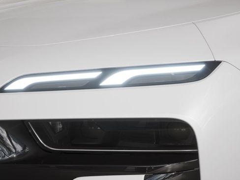 New 2026 BMW 740i xDrive w/ Premium Package image 34