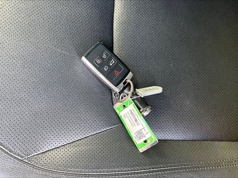 Used 2024 Land Rover Defender 130 S image 11