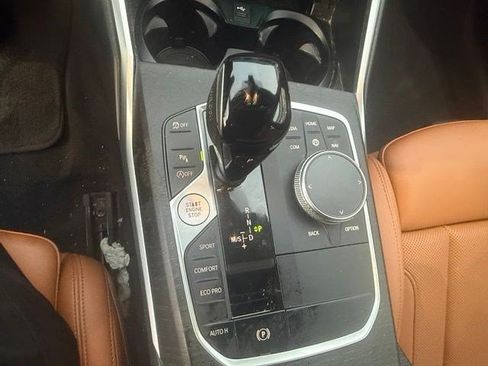 Used 2022 BMW 330i Sedan w/ M Sport Package RWD image 16