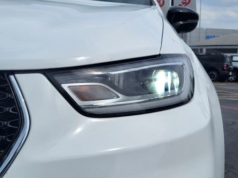 Used 2025 Chrysler Pacifica Select FWD image 10