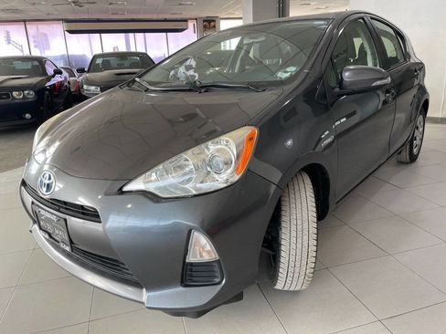 Used 2014 Toyota Prius C Two image 3