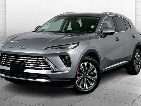 Used 2025 Buick Envision Preferred image 12