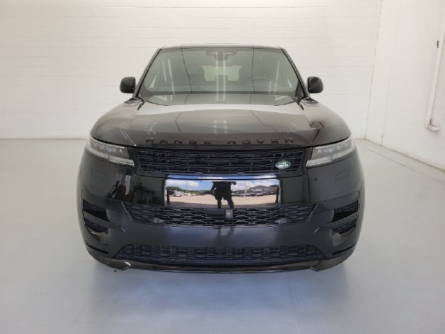 Used 2024 Land Rover Range Rover Sport Dynamic SE AWD/4WD image 2
