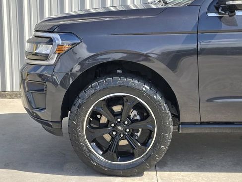 Used 2023 Ford Expedition Max Limited image 12