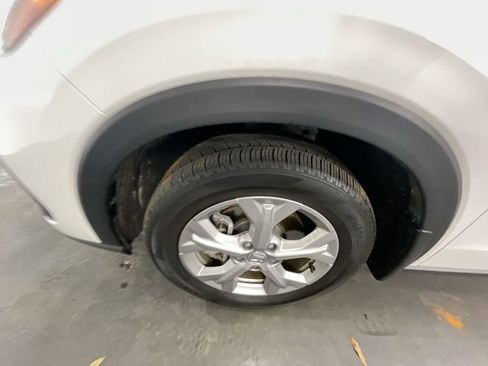 Used 2025 Honda HR-V LX image 30