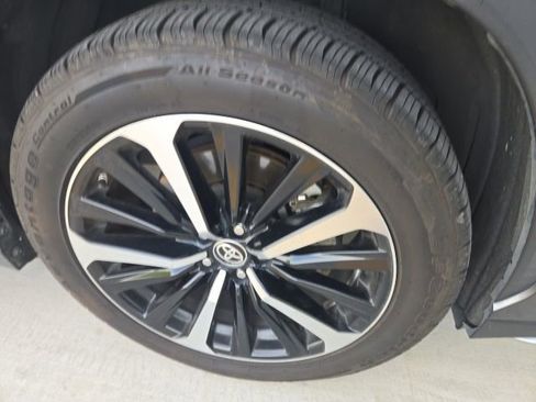 Used 2021 Toyota Highlander XSE image 17