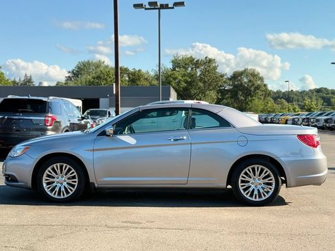 Used 2013 Chrysler 200 Limited FWD image 32