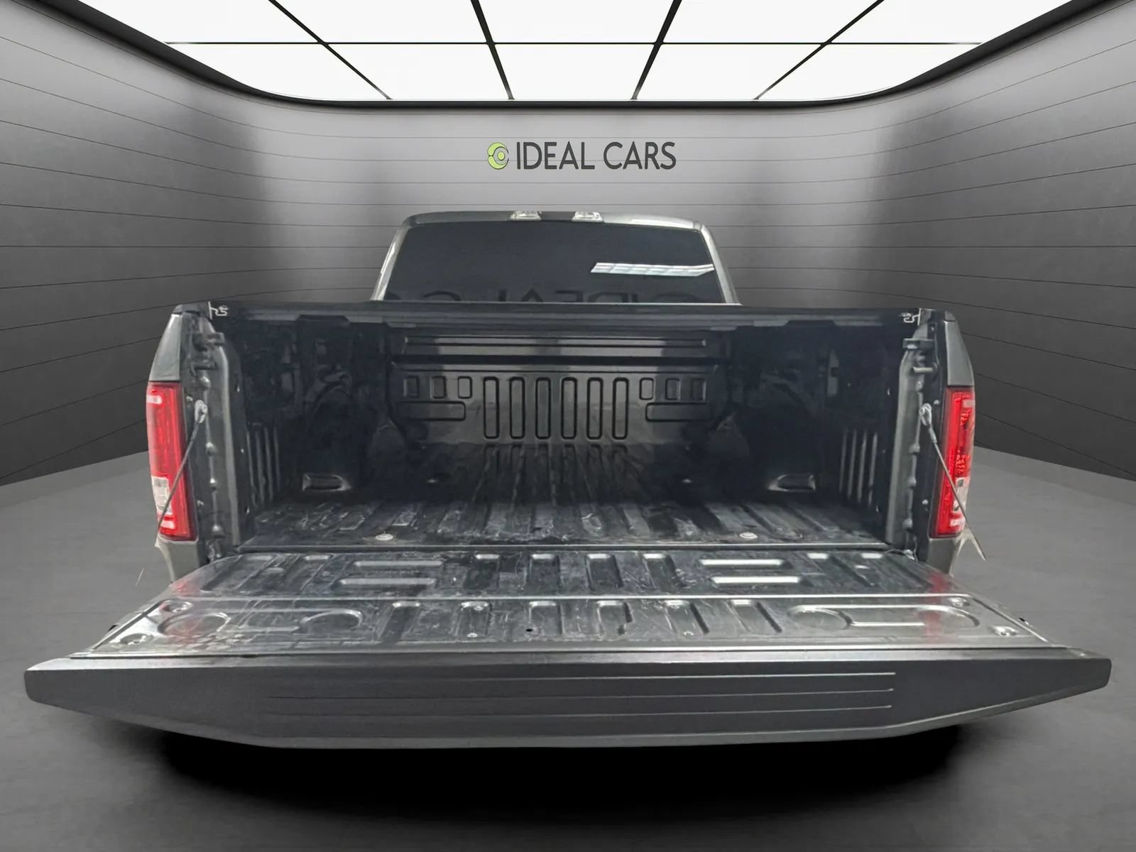 Used 2016 Ford F150 XLT w/ Equipment Group 301A Mid AWD/4WD image 19