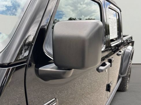 Used 2023 Jeep Gladiator Sport AWD/4WD image 11