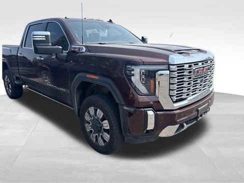 Used 2024 GMC Sierra 2500 Denali w/ Technology Package AWD/4WD image 7