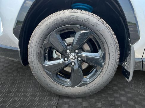 Used 2020 Toyota RAV4 XSE w/ XSE Grade Weather Package AWD/4WD image 14