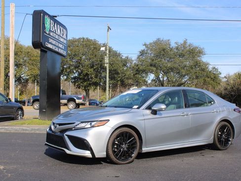 Used 2023 Toyota Camry XSE FWD image 1