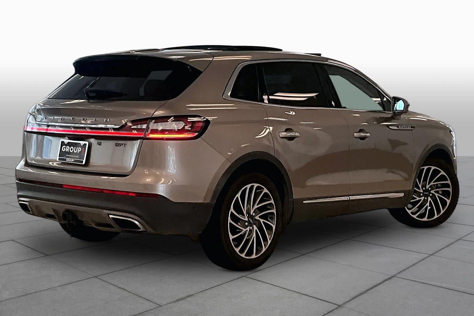 Used 2019 Lincoln Nautilus Reserve FWD image 12