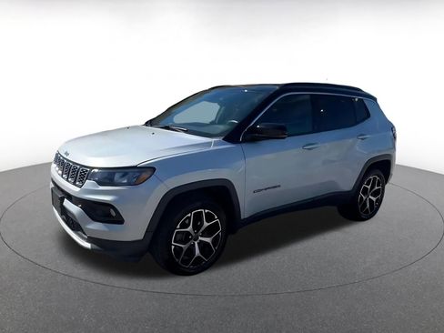 Used 2025 Jeep Compass Limited image 8