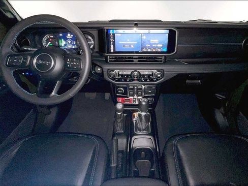 Used 2024 Jeep Wrangler Unlimited Rubicon 4xe image 17