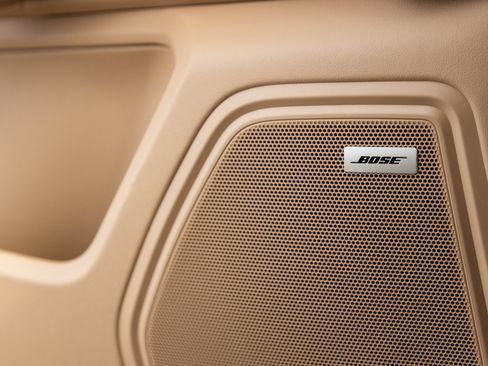 Certified 2025 Porsche Macan image 20