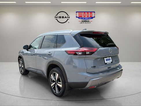 Used 2024 Nissan Rogue SL AWD/4WD image 4