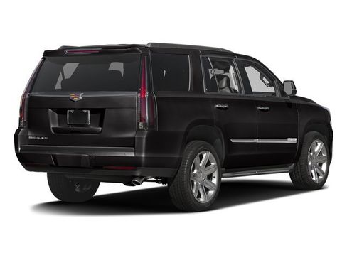 Used 2017 Cadillac Escalade Luxury AWD/4WD image 2