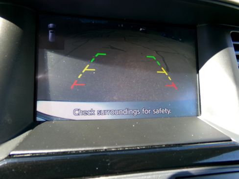 Used 2019 Nissan Pathfinder SV image 18