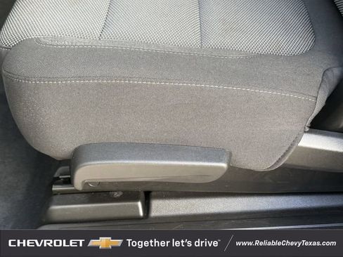 Used 2023 Chevrolet Traverse LT FWD image 32