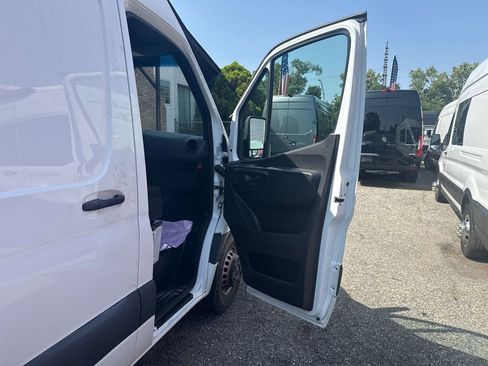 Used 2019 Mercedes-Benz Sprinter 170 image 16