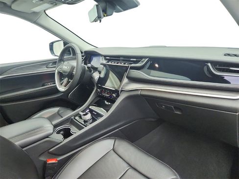 Used 2023 Jeep Grand Cherokee 4WD 4xe w/ Luxury Tech Group II image 25