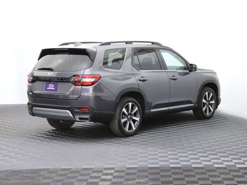 Used 2024 Honda Pilot Touring image 9